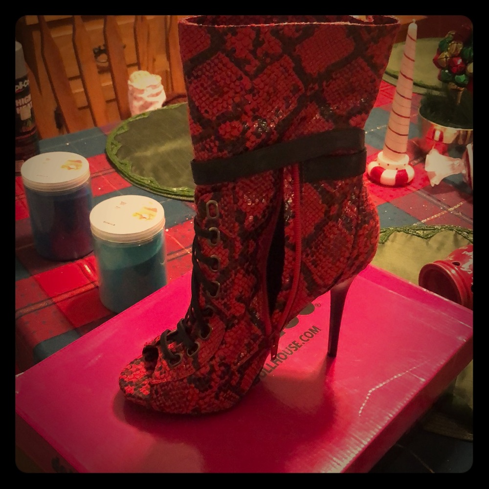 Dollhouse red and black peep toe NWT